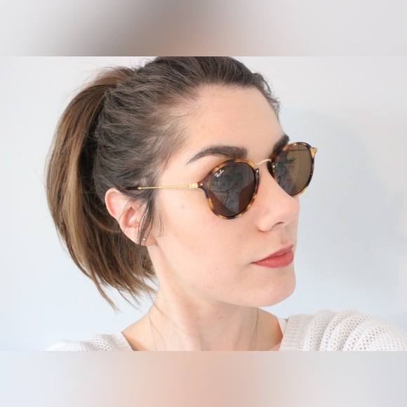 Beautiful Ray-Ban Round Lens Sunglasses RB2447 Fleck Tortoise W/ Brown Lens 49mm - Picture 14 of 16